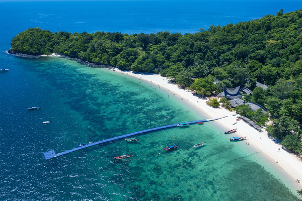 coral island tours Banana Beach premium Tour